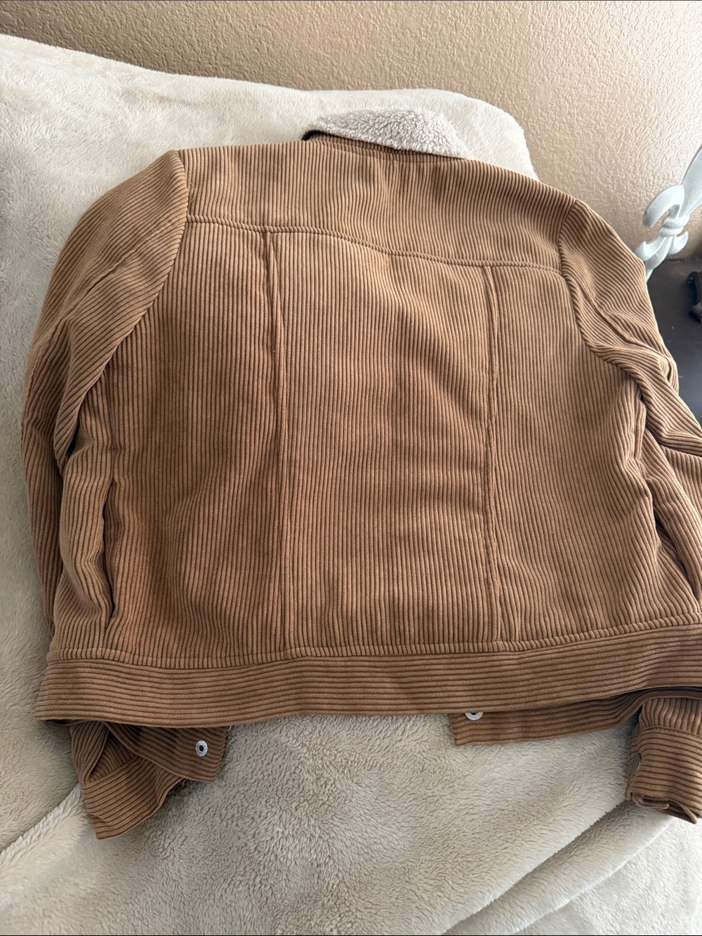 Women's Corduroy Sherpa-Lined Jean Jacket - Tan